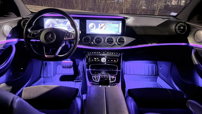 Ambijentalno svjetlo u Mercedes E-klasi
